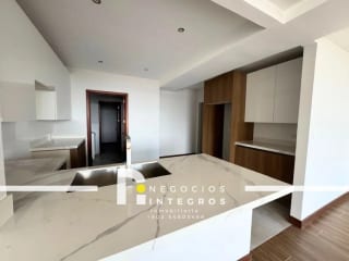 VENDO APARTAMENTO REMODELADO, IMPUESTOS INCLUIDOS,  MILENIA OAKLAND Z.10 — Apartamento en Venta en Milenia, Zona 10, Guatemala, Ciudad — miniatura 9 de 16