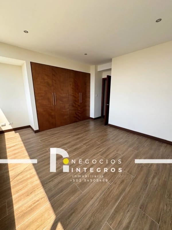 VENDO APARTAMENTO REMODELADO, IMPUESTOS INCLUIDOS, MILENIA OAKLAND Z.10 — Apartamento en Venta en Milenia, Zona 10, Guatemala, Ciudad — foto 4 de 16