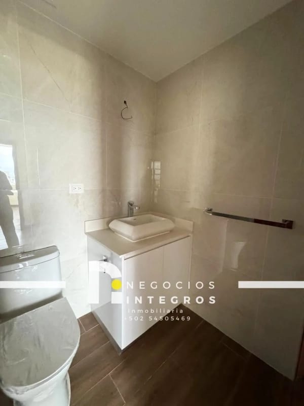 VENDO APARTAMENTO REMODELADO, IMPUESTOS INCLUIDOS, MILENIA OAKLAND Z.10 — Apartamento en Venta en Milenia, Zona 10, Guatemala, Ciudad — foto 2 de 16