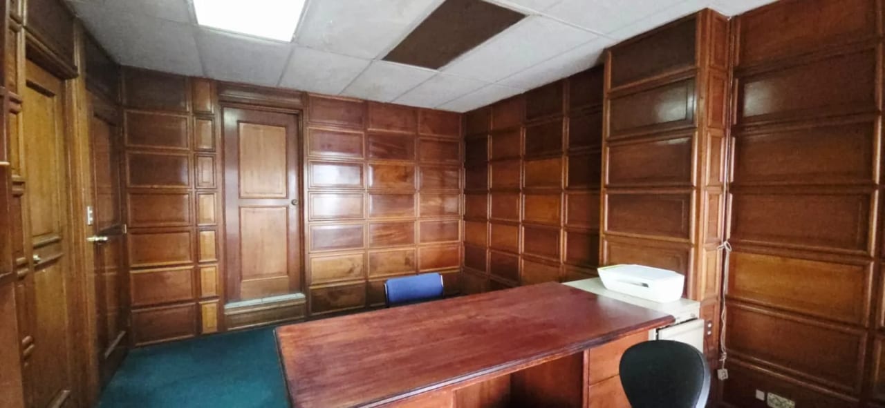 VENTA DE OFICINA EN EDIFICIO EN ZONA 4 — Oficina en Venta en Zona 4, Guatemala, Ciudad — foto 9 de 9