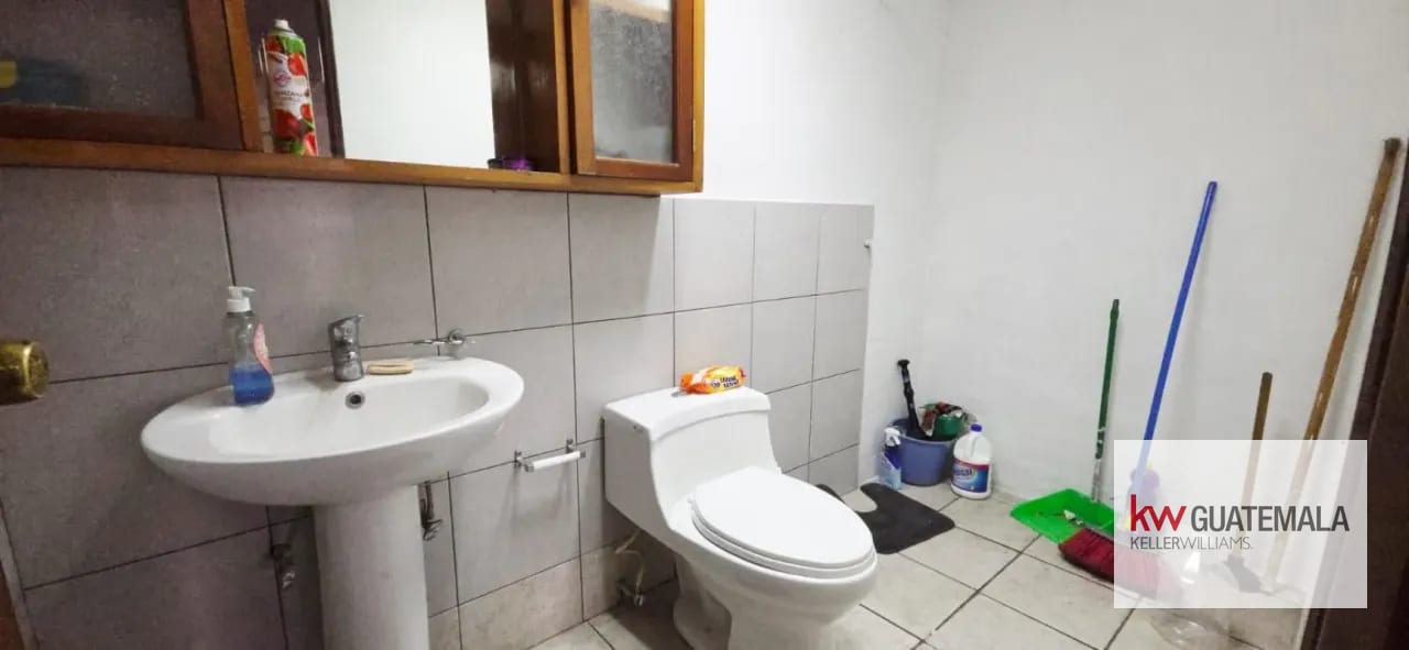 VENTA DE OFICINA EN EDIFICIO EN ZONA 4 — Oficina en Venta en Zona 4, Guatemala, Ciudad — foto 6 de 9