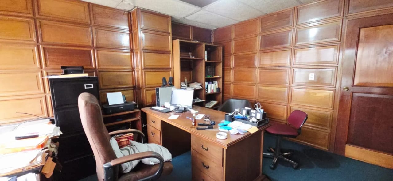 VENTA DE OFICINA EN EDIFICIO EN ZONA 4 — Oficina en Venta en Zona 4, Guatemala, Ciudad — foto 4 de 9