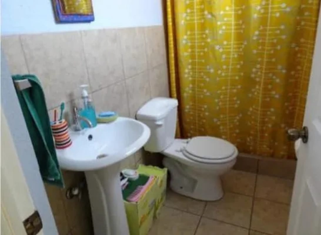 SE VENDE CASA EN RESIDENCIAL LOS OLIVOS, ZONA 18 — Casa en Venta en Zona 18, Guatemala, Ciudad — foto 4 de 11
