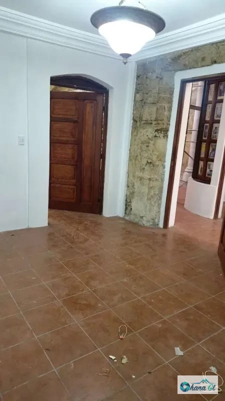 HERMOSA CASA COLONIAL EN RENTA EN ZONA 1, EXCELENTE UBICACIÓN — Casa en Alquiler en Zona 1, Guatemala, Ciudad — foto 4 de 13