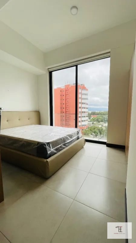 RENTO APARTAMENTO  TIPO ESTUDIO MODERNO Y AMUEBLADO EN EDIFICIO ELEMENTO ZONA 13 FINAL LAS AMÉRICAS — Apartamento en Alquiler en Elemento Plaza Berlín, Zona 13, Guatemala, Ciudad — foto 5 de 6