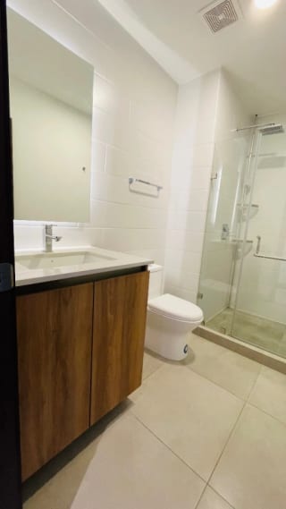 Rento Apartamento Tipo Estudio Moderno -amueblado Edif. Elemento Z13 — Apartamento en Alquiler en Elemento Plaza Berlín, Zona 13, Guatemala, Ciudad — miniatura 4 de 6