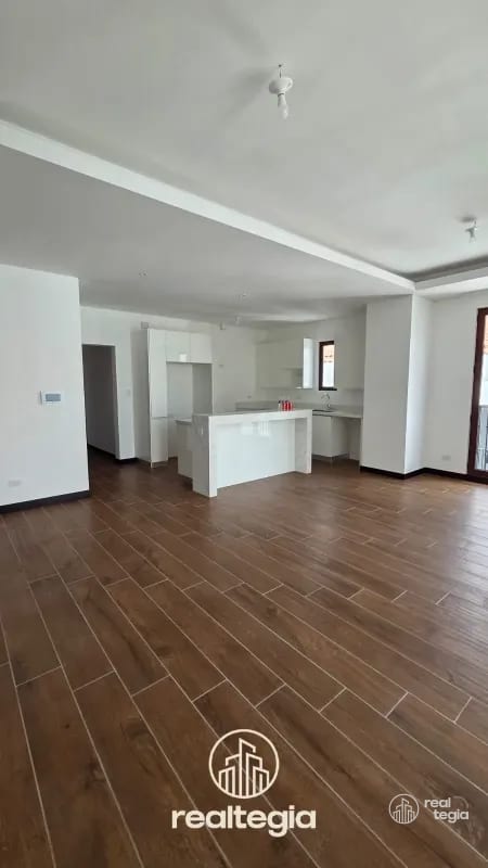 APARTAMENTO EN LIRIOS DE CAYALÁ ZONA 16 — Apartamento en Venta en Zona 16, Guatemala, Ciudad — foto 1 de 13