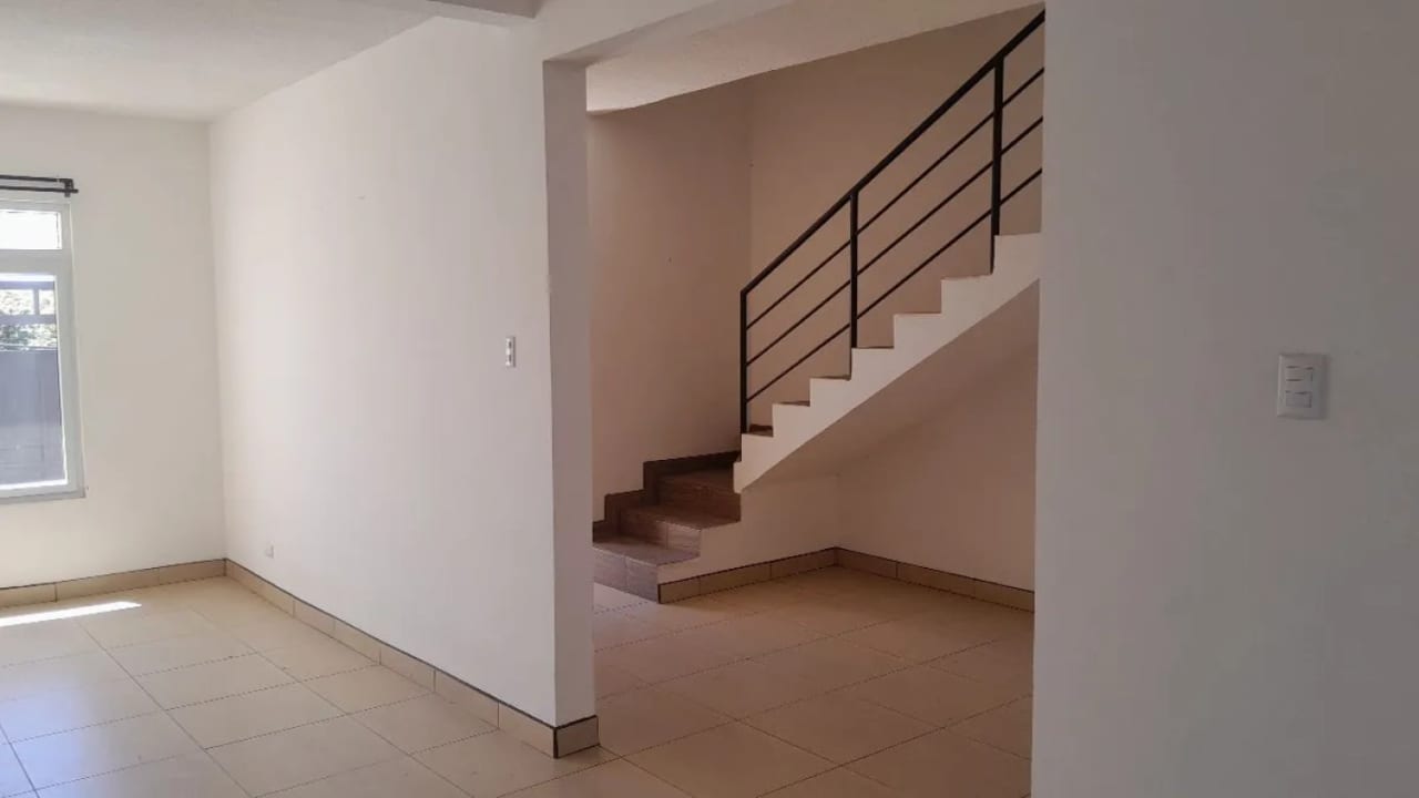 CASA EN VENTA EN CONDOMINIO BALCONES 4, ZONA 8 DE MIXCO — Casa en Venta en Zona 8 Mixco, Guatemala, Ciudad — foto 14 de 17