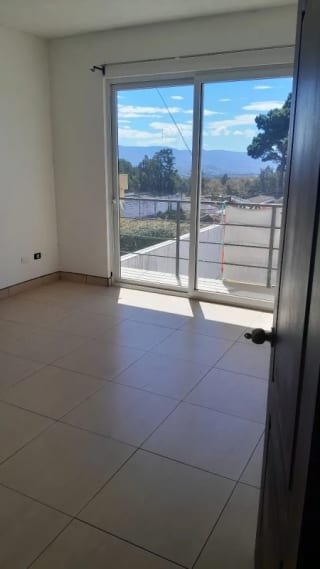 CASA EN VENTA EN CONDOMINIO BALCONES 4, ZONA 8 DE MIXCO — Casa en Venta en Zona 8 Mixco, Guatemala, Ciudad — miniatura 7 de 17