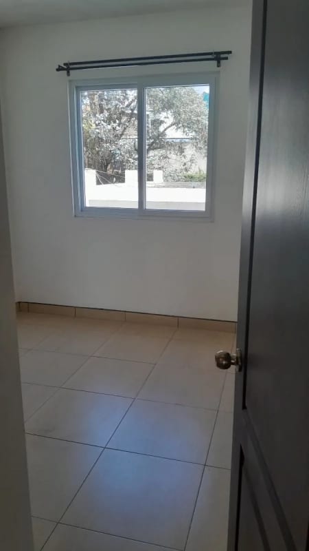 CASA EN VENTA EN CONDOMINIO BALCONES 4, ZONA 8 DE MIXCO — Casa en Venta en Zona 8 Mixco, Guatemala, Ciudad — foto 5 de 17
