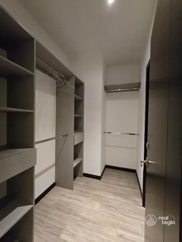 APARTAMENTO EN LIRIOS DE CAYALÁ ZONA 16 — Apartamento en Alquiler en Zona 16, Guatemala, Ciudad — foto 10 de 16