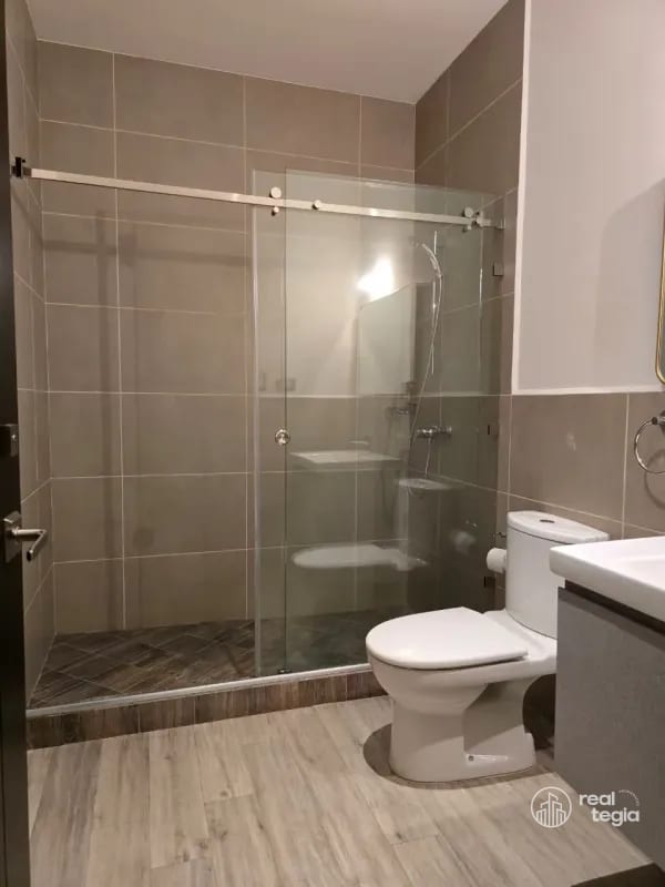 APARTAMENTO EN LIRIOS DE CAYALÁ ZONA 16 — Apartamento en Alquiler en Zona 16, Guatemala, Ciudad — foto 4 de 16