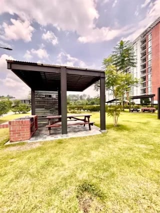 Zona 16 • Apartamento en Renta • Edificio San Isidro 20/21 — Apartamento en Alquiler en San Isidro 20/21, Zona 16, Guatemala, Ciudad — miniatura 2 de 11