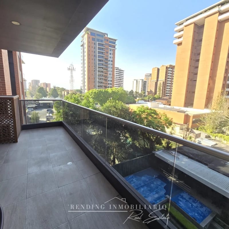 Apartamento en renta zona 14 edificio Santa Inés amueblado 2 habitaciones + 2 parqueos — Apartamento en Alquiler en Santa Inés, Zona 14, Guatemala, Ciudad — foto 10 de 11