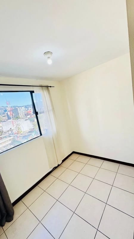 Alquilo Apartamento Zona 10 — Apartamento en Alquiler en Real de la Villa, Zona 10, Guatemala, Ciudad — foto 7 de 13
