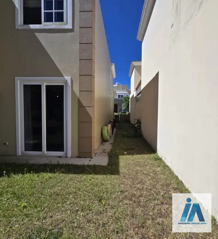 CASA EN ALQUILER📍 Condominio Villas de Entreverdes, Km. 19 Fraijanes — Casa en Alquiler en Fraijanes, Carretera a El Salvador, Guatemala, Ciudad — foto 3 de 17