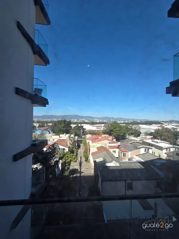 Alquilo apartamento por 6 u 8 meses Z 13 a una cuadra de Las Americas — Apartamento en Alquiler en Zona 14, Guatemala, Ciudad — foto 1 de 15