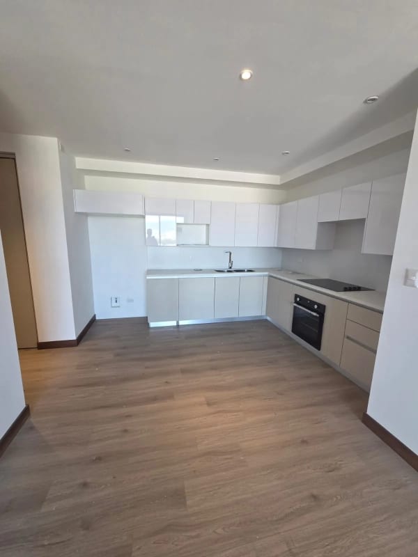 Alquilo apartamento por 6 u 8 meses Z 13 a una cuadra de Las Americas — Apartamento en Alquiler en Zona 14, Guatemala, Ciudad — foto 7 de 15