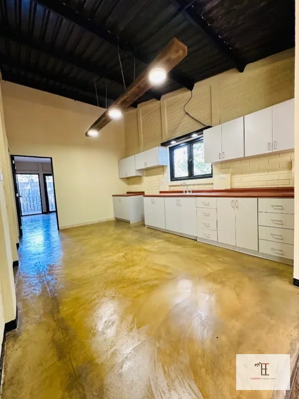 Rento casa pequeña ecológica en Km.16 Calle Olmeca, ambiente verde, muy privado y tranquilo ideal para Negocio a puerta cerrada — Oficina en Alquiler en Carretera a El Salvador, Guatemala, Ciudad — foto 2 de 7