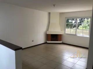 Ganga Casa en Venta en Villas de Santa Mónica Km 16.5 CAES Fraijanes – Amplia, con Jardín y Chimenea (Precio Rebajado) — Casa en Venta en km 16-20, Carretera a El Salvador, Guatemala, Ciudad — miniatura 8 de 8