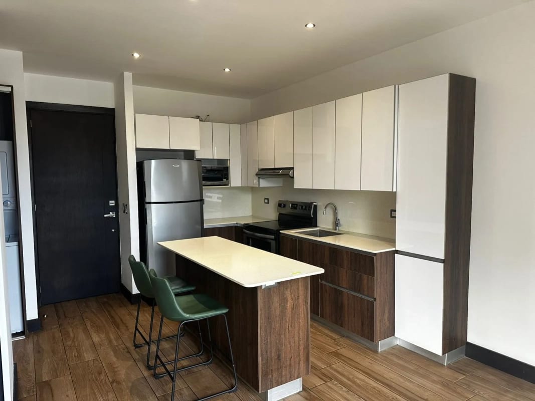 Apartamento amueblado tipo estudio en Zona 10 — Apartamento en Alquiler en Zona 10, Guatemala, Ciudad — foto 1 de 5