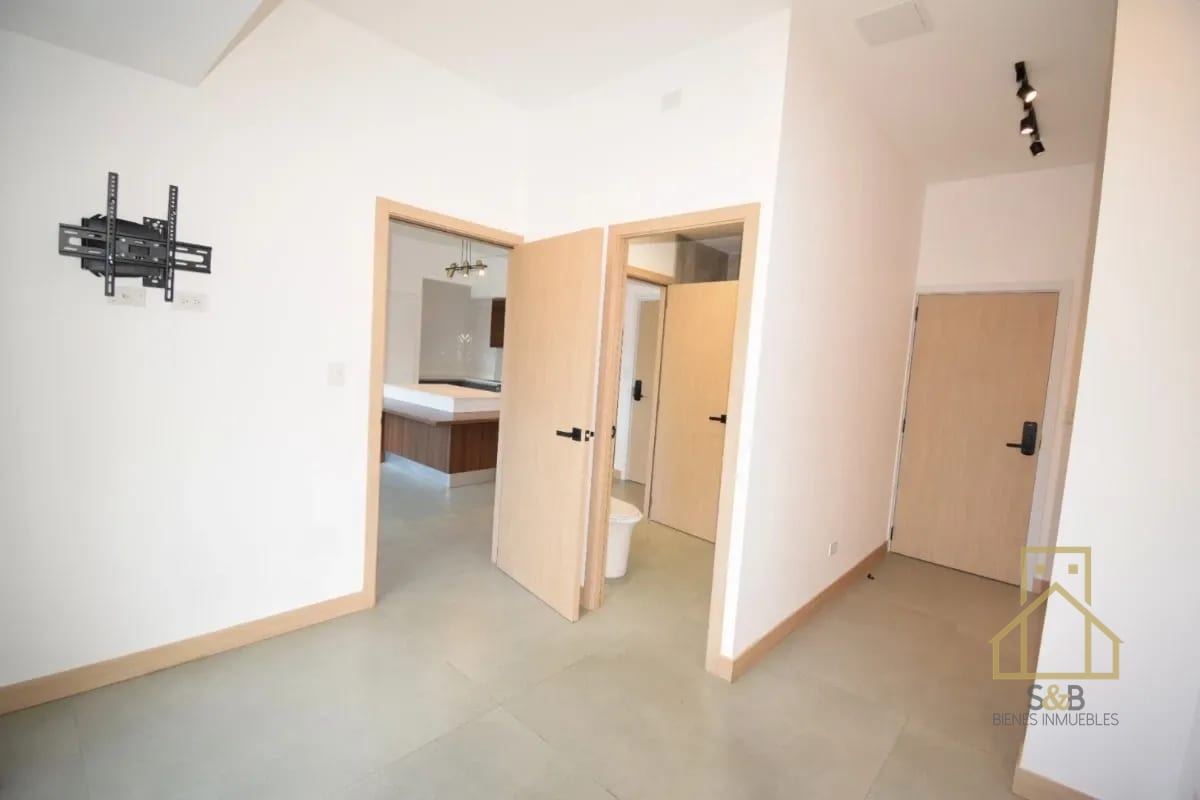 Apartamento en zona 10, Edificio Bonadiez — Apartamento en Alquiler en Bonadiez, Zona 10, Guatemala, Ciudad — foto 7 de 10