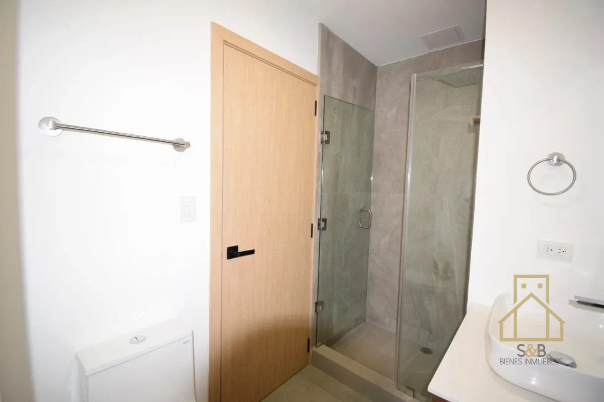 Apartamento en zona 10, Edificio Bonadiez — Apartamento en Alquiler en Bonadiez, Zona 10, Guatemala, Ciudad — foto 5 de 10