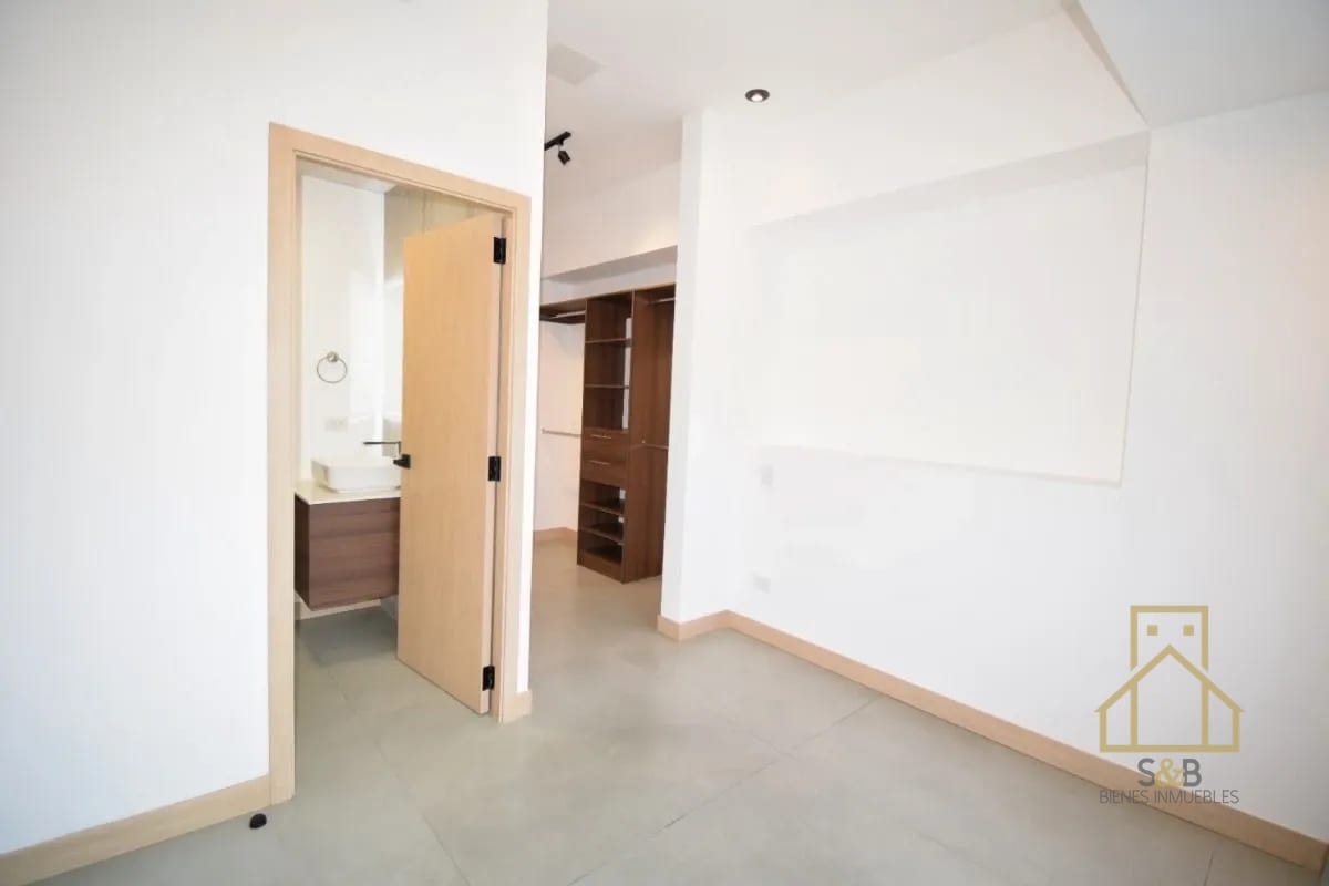 Apartamento en zona 10, Edificio Bonadiez — Apartamento en Alquiler en Bonadiez, Zona 10, Guatemala, Ciudad — foto 4 de 10