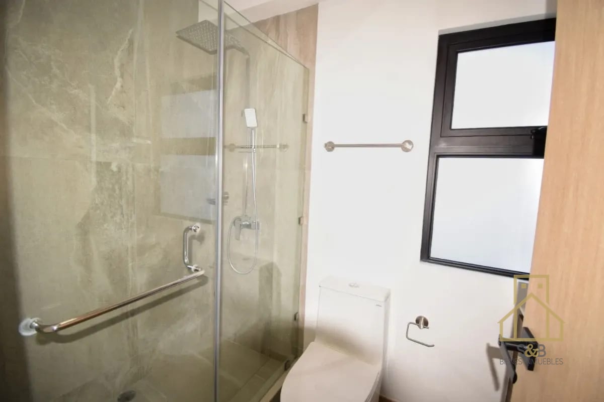 Apartamento en zona 10, Edificio Bonadiez — Apartamento en Alquiler en Bonadiez, Zona 10, Guatemala, Ciudad — foto 3 de 10