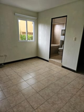 VENDO CASA EN BOSQUES DE ARRAZOLA CAES — Casa en Venta en Bosques de Arrazola, Carretera a El Salvador, Guatemala, Ciudad — miniatura 5 de 17