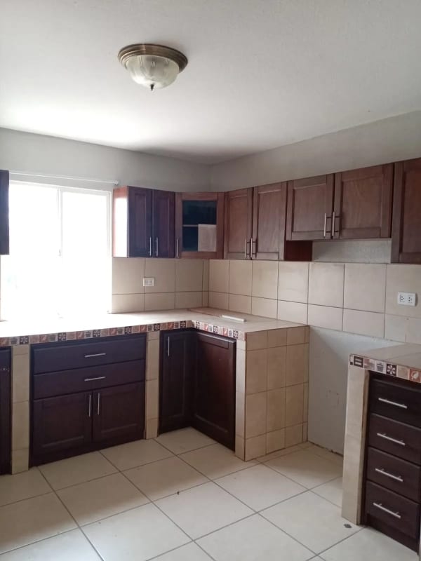Casa en Venta - Los Olivos zona 18 — Casa en Venta en los olivos, Zona 18, Guatemala, Ciudad — foto 9 de 14
