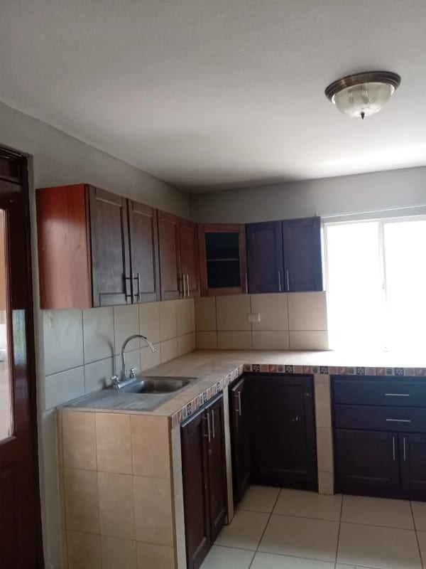 Casa en Venta - Los Olivos zona 18 — Casa en Venta en los olivos, Zona 18, Guatemala, Ciudad — foto 5 de 14