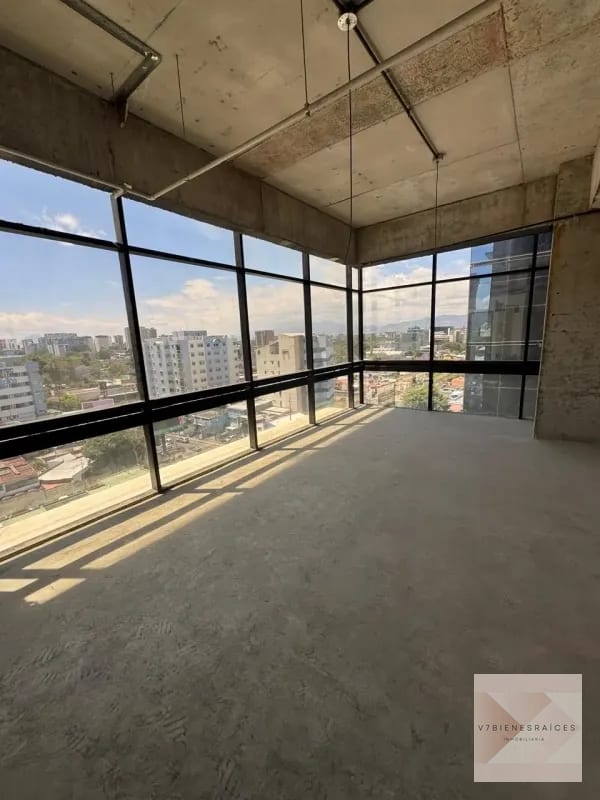 Nivel Completo Tabicado en Renta para Hospital u Oficinas Zona 10 — Clínica en Alquiler en Zona 10, Guatemala, Ciudad — foto 1 de 15