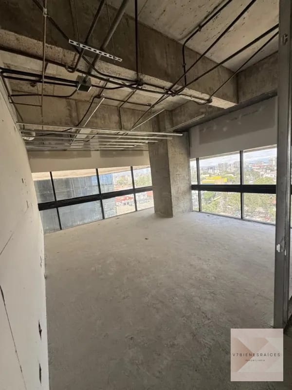 Nivel Completo Tabicado en Renta para Hospital u Oficinas Zona 10 — Clínica en Alquiler en Zona 10, Guatemala, Ciudad — foto 11 de 15