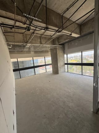 Nivel Completo Tabicado en Renta para Hospital u Oficinas Zona 10 — Clínica en Alquiler en Zona 10, Guatemala, Ciudad — miniatura 11 de 15