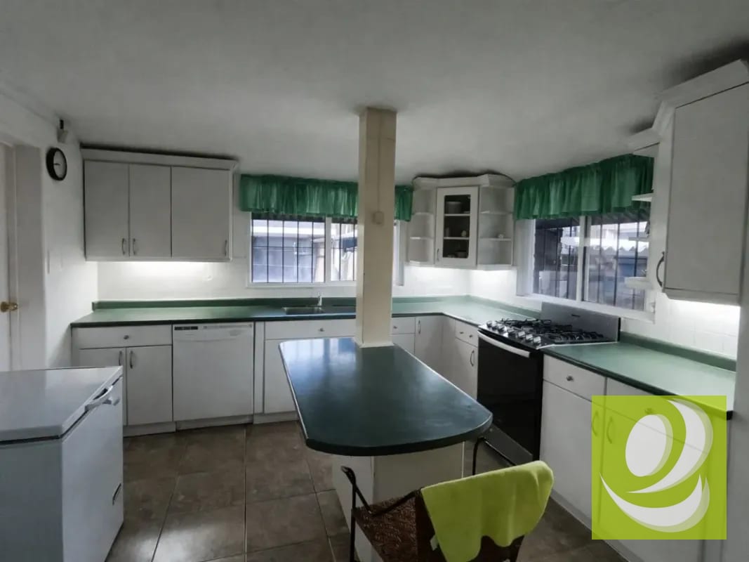 Casa en Venta en Acatán zona 16 cdad — Casa en Venta en Acatan, Altos de Narbona, Zona 16, Guatemala, Ciudad — foto 8 de 10