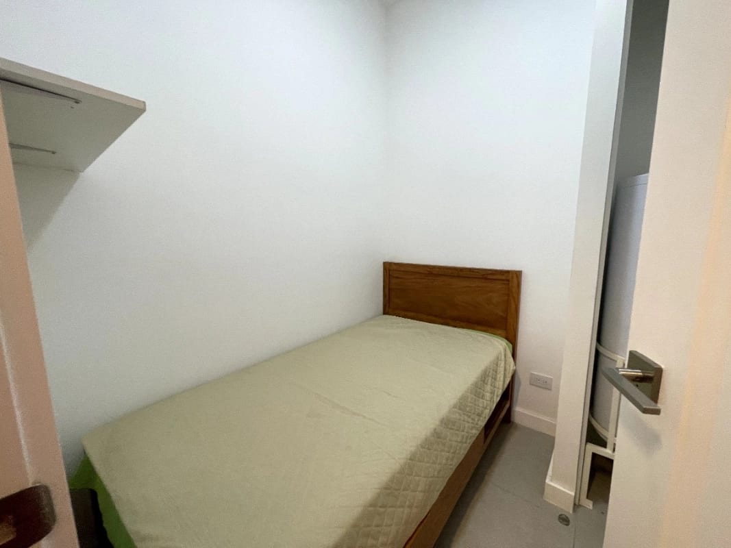 APARTAMENTO AMUEBLADO CERCA DE OAKLAND ZONA 10 — Apartamento en Alquiler en Zona 10, Guatemala, Ciudad — foto 4 de 11