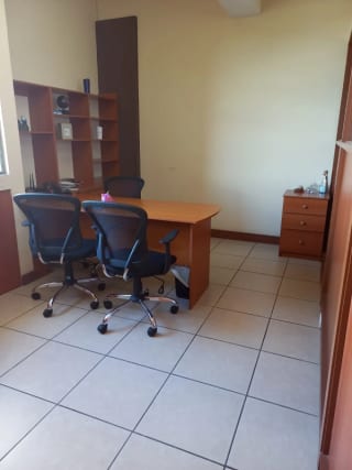 Ofina amueblada en Renta en EDIFICIO CRECE — Oficina en Alquiler en Crece, Zona 4 Mixco, Guatemala, Ciudad — miniatura 7 de 8