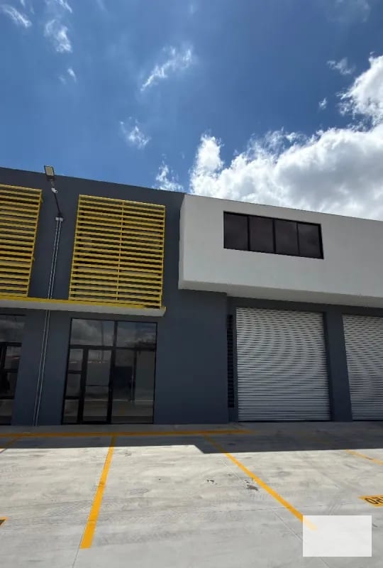 OfiBodega en renta en Complejo Industrial El Naranjo zona 4 de Mixco — Bodega / Ofibodega en Alquiler en Zona 4 Mixco, Guatemala, Ciudad — foto 1 de 4