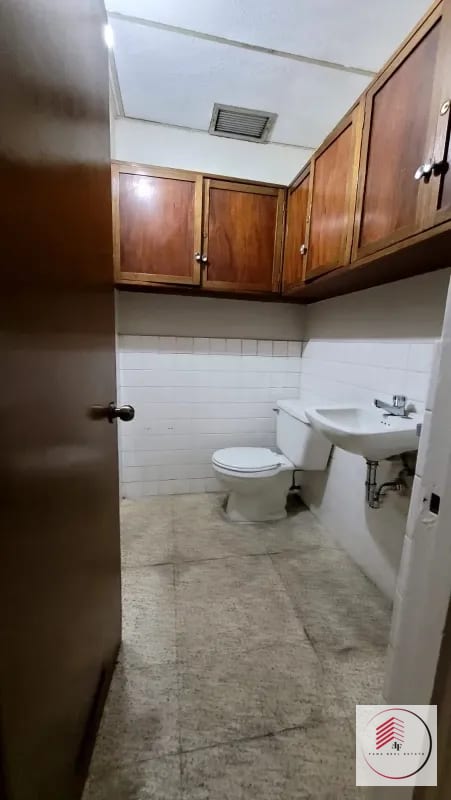 ALQUILER DE OFICINA DE 56 M2 EN ZONA 1 EDIFICIO EJECUTIVO — Oficina en Alquiler en Zona 1, Guatemala, Ciudad — foto 3 de 13