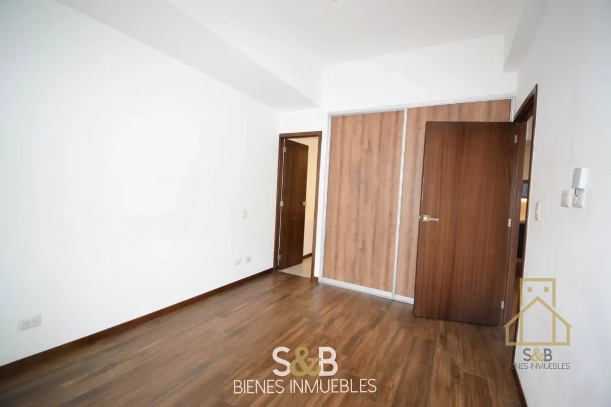 Apartamento con terraza en zona 10 — Apartamento en Alquiler en Casa Clara, Zona 10, Guatemala, Ciudad — foto 3 de 10