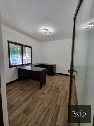 HERMOSA CASA PARA OFICINA O CLINICA — Casa en Alquiler en Zona 10, Guatemala, Ciudad — miniatura 6 de 7