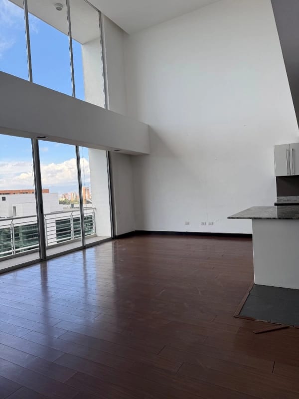 Edificio io 19 diez Loft en Renta — Apartamento en Alquiler en 19-10, Zona 10, Guatemala, Ciudad — foto 1 de 15