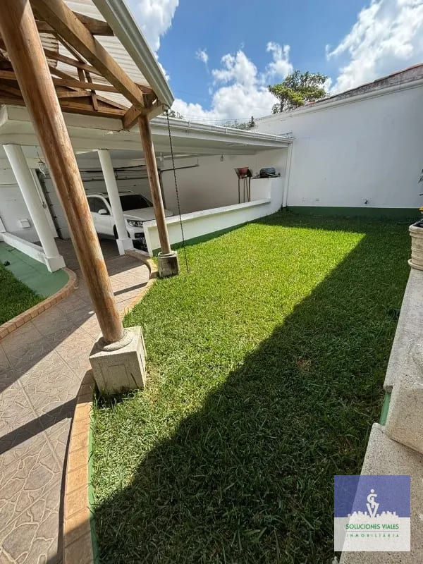 ZONA 16, CASA EN VENTA DE UN NIVEL — Apartamento en Venta en Zona 16, Guatemala, Ciudad — foto 1 de 7