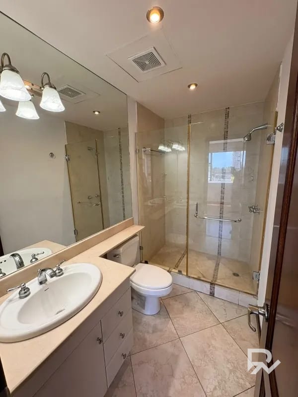 Venta de Apartamento en Edificio Torre del Valle zona 10 cerca de CC La Estación — Apartamento en Venta en Zona 14, Guatemala, Ciudad — foto 12 de 13