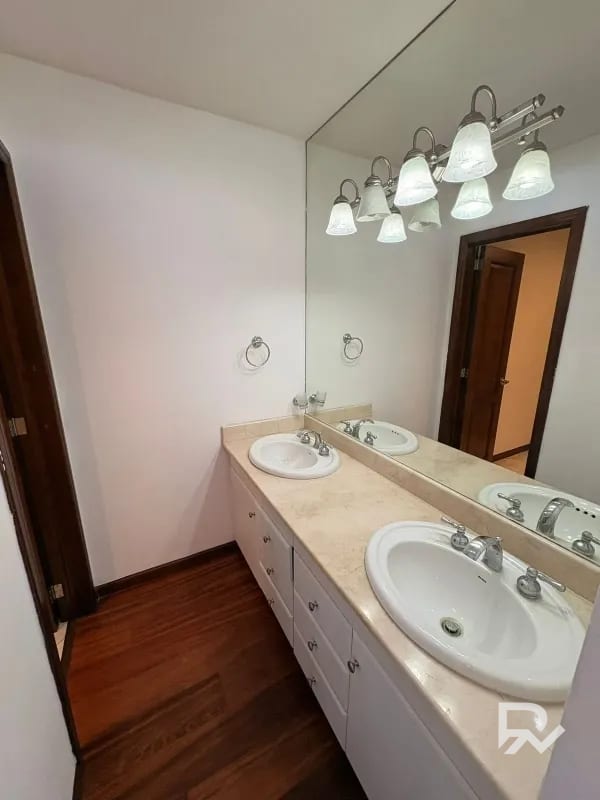 Venta de Apartamento en Edificio Torre del Valle zona 10 cerca de CC La Estación — Apartamento en Venta en Zona 14, Guatemala, Ciudad — foto 7 de 13