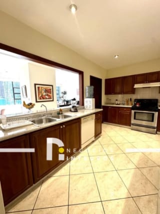 ALQUILO APARTAMENTO AMUEBLADO EN PRIMER NIVEL ZONA 10 MILENIA COLONIA OAKLAND PV — Apartamento en Alquiler en Milenia, Zona 10, Guatemala, Ciudad — miniatura 2 de 17