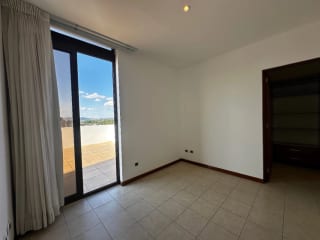 Zona 15, amplio apartamento en venta — Apartamento en Venta en El Robledal, Zona 15, Guatemala, Ciudad — miniatura 8 de 10