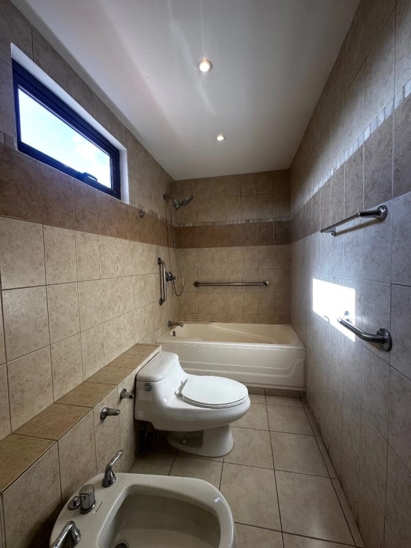Zona 15, amplio apartamento en venta (copia) — Apartamento en Venta en El Robledal, Zona 15, Guatemala, Ciudad — foto 7 de 10