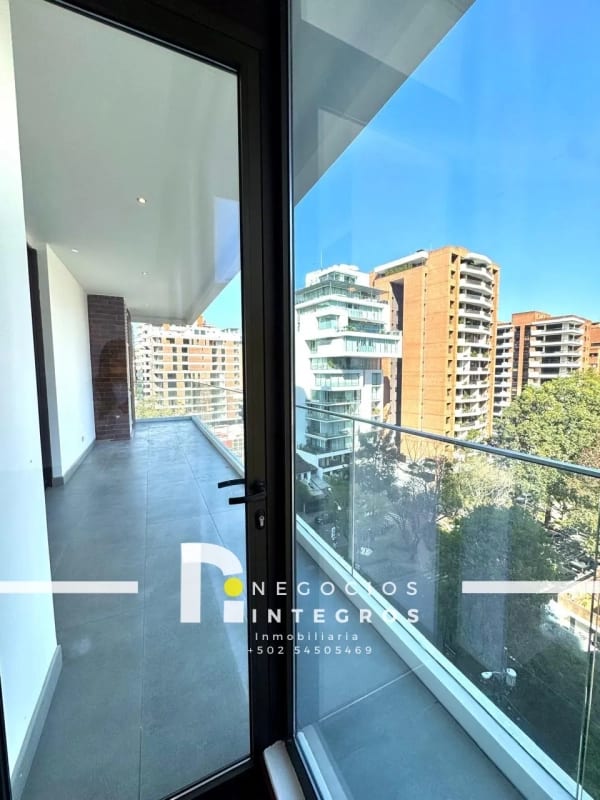 ALQUILO EXCLUSIVO APARTAMENTO EN ECHO ZONA 14 CON TERRAZA — Apartamento en Alquiler en Echo, Zona 14, Guatemala, Ciudad — foto 16 de 17